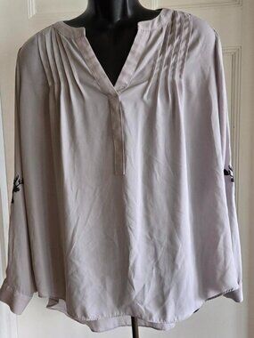 SIMPLY VERA VERAWANG Tunic style Blouse Size 1X Gray Embroidered Floral Sleeves
